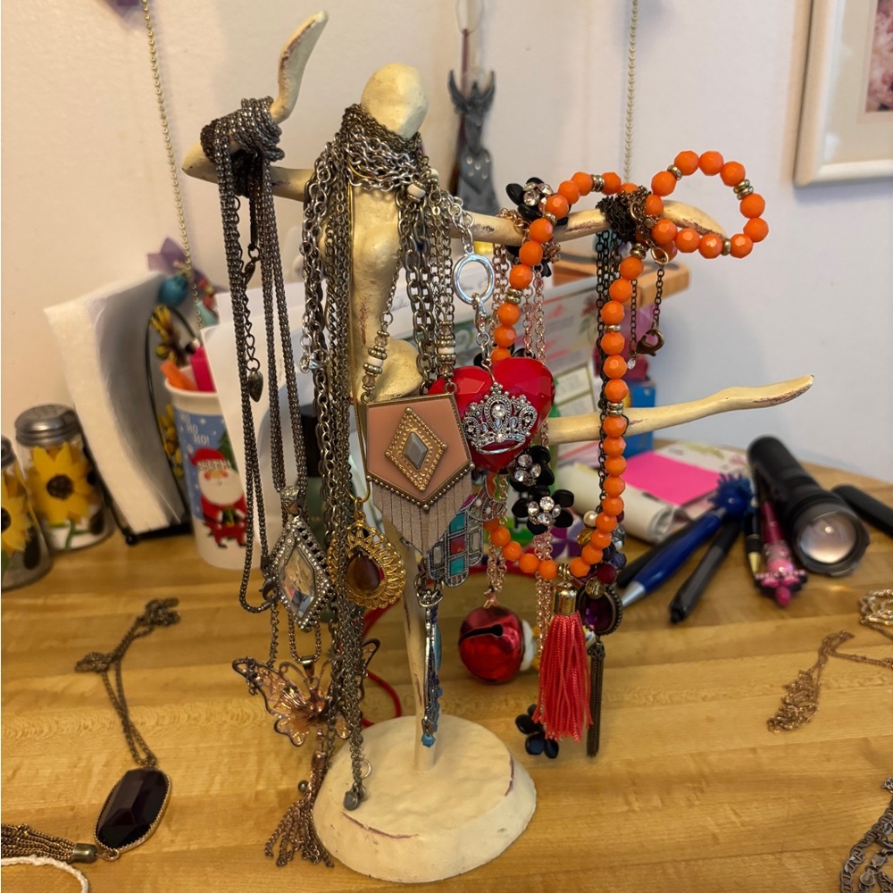 More & more Necklaces!!